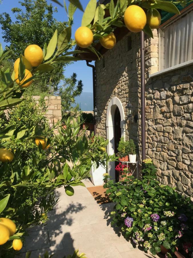 La Cascata Negli Ulivi Bed & Breakfast Toscolano Maderno Exterior foto